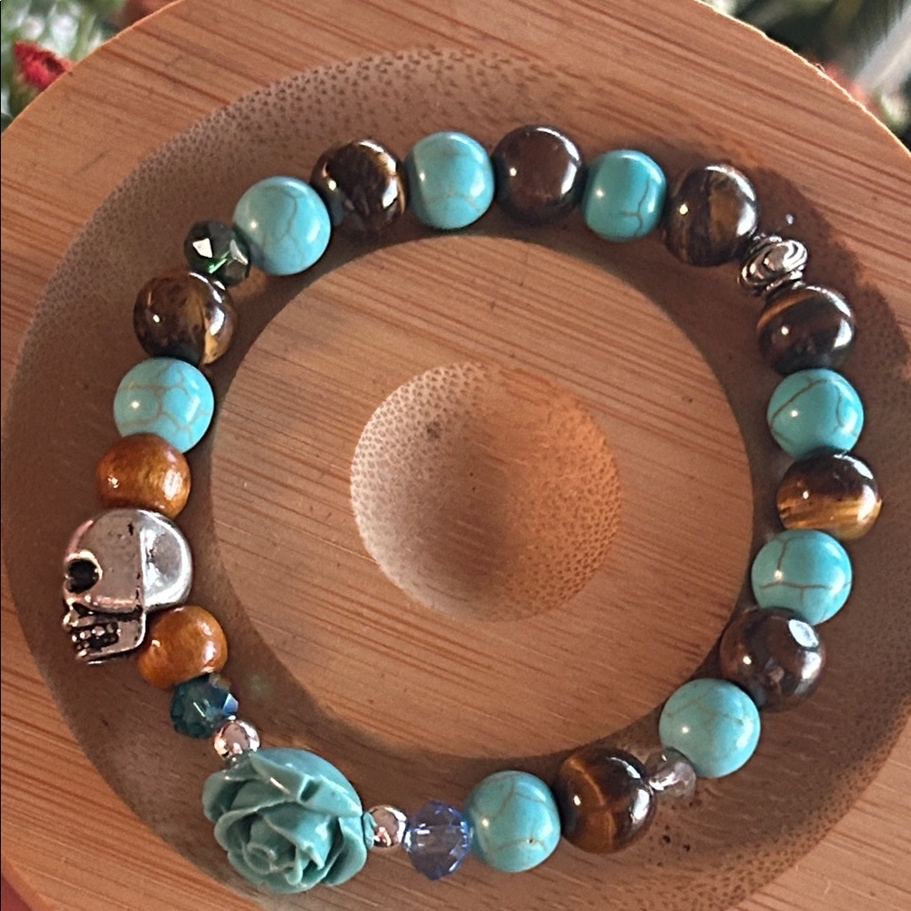 Handmade Howlite + Tigers Eye Beaded Bracelet with Rose & Skull Charm * - Picture 2 of 4